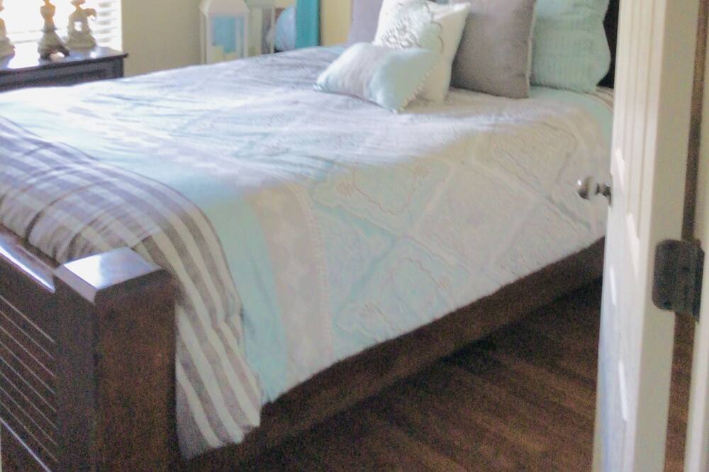 Photo of Bedroom in Town Center