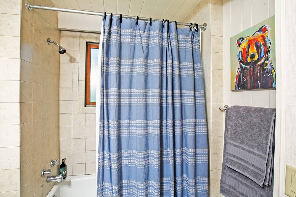 Photo of Bathroom in Wolf Laurel