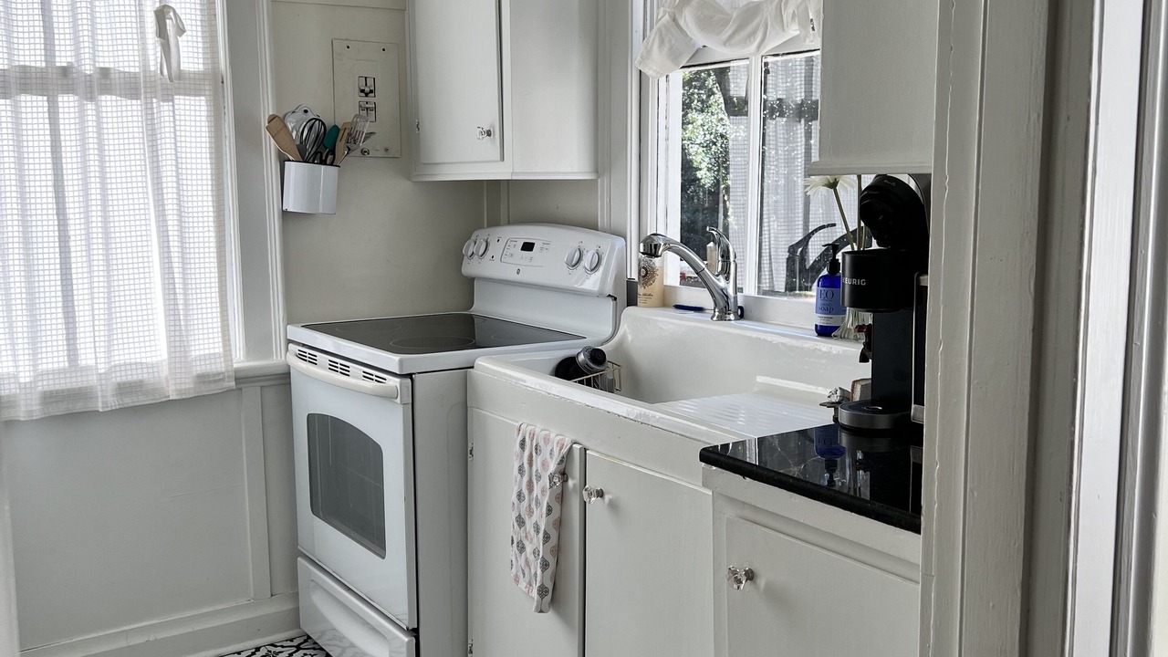 Photo of Kitchen in Summerville Historic District
