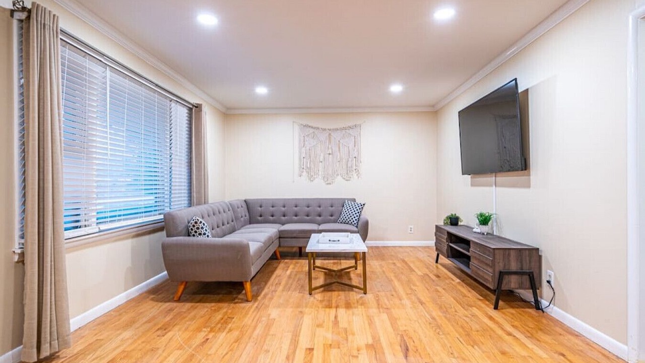 Photo of Livingroom in Huntsville