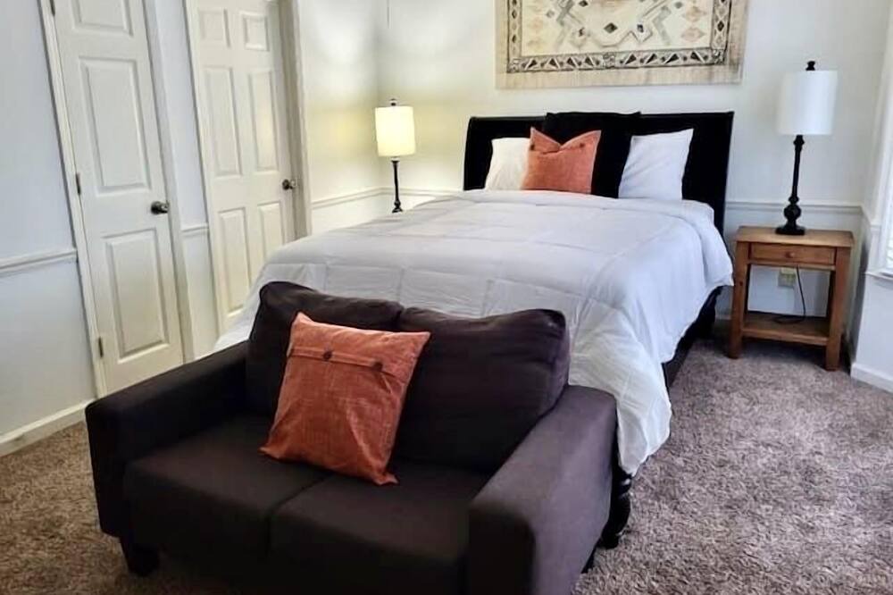 Photo of Bedroom in Riverdale