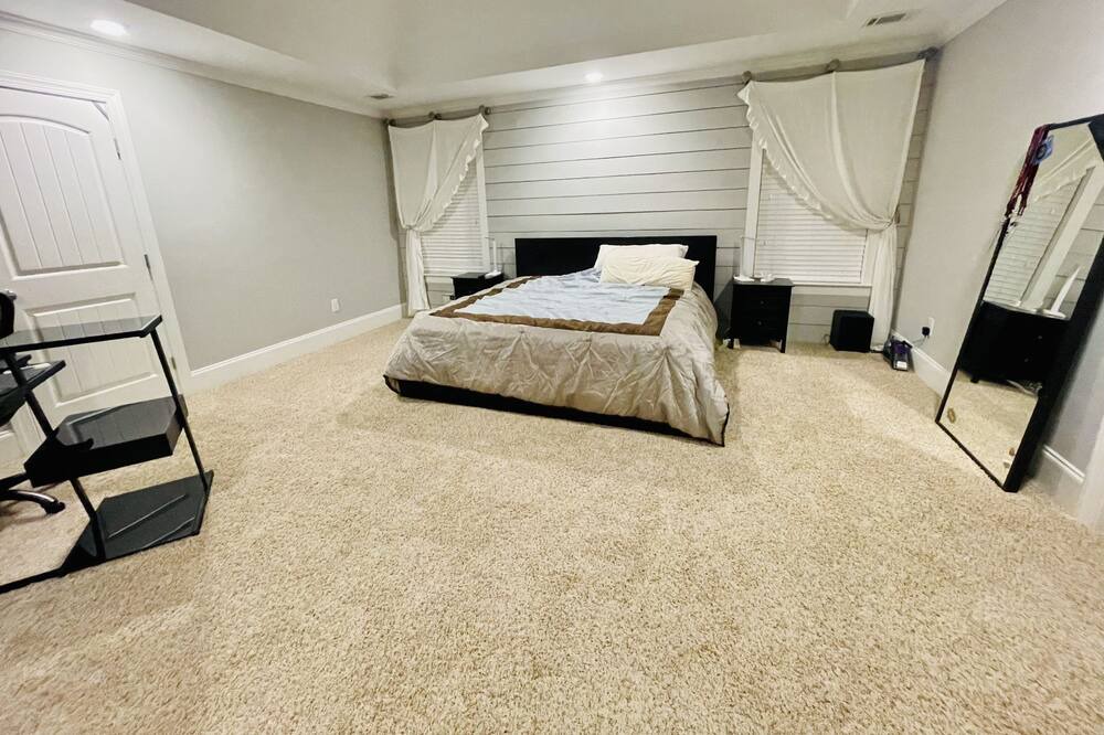 Photo of Bedroom in Canterbury Farms