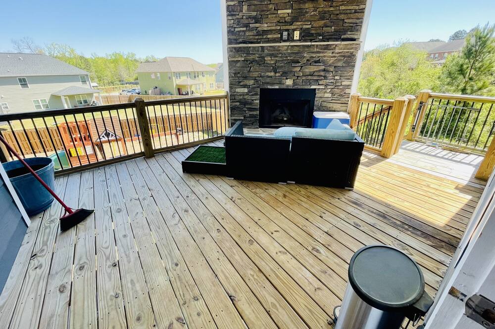 Photo of Patio Balcony in Canterbury Farms