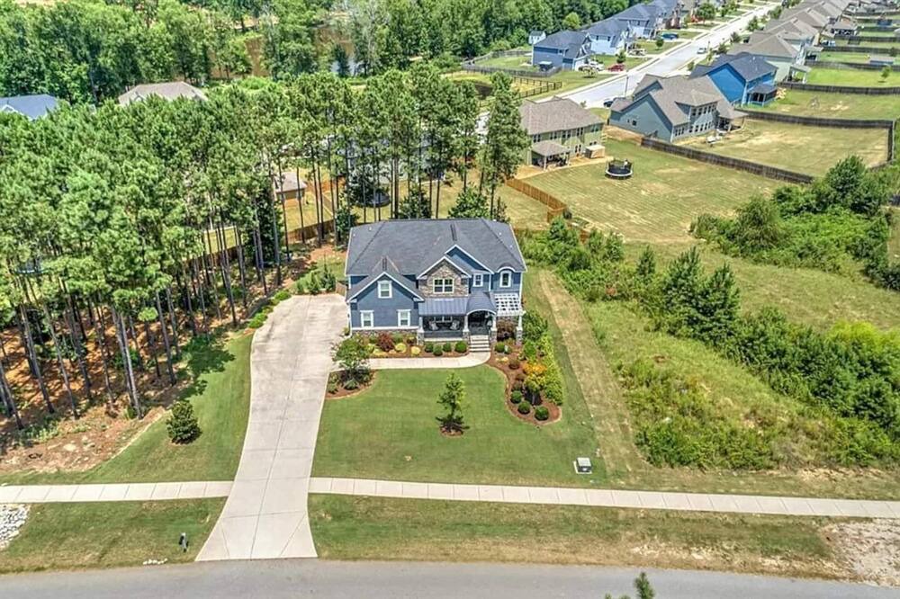 Photo of Outdoor in Canterbury Farms