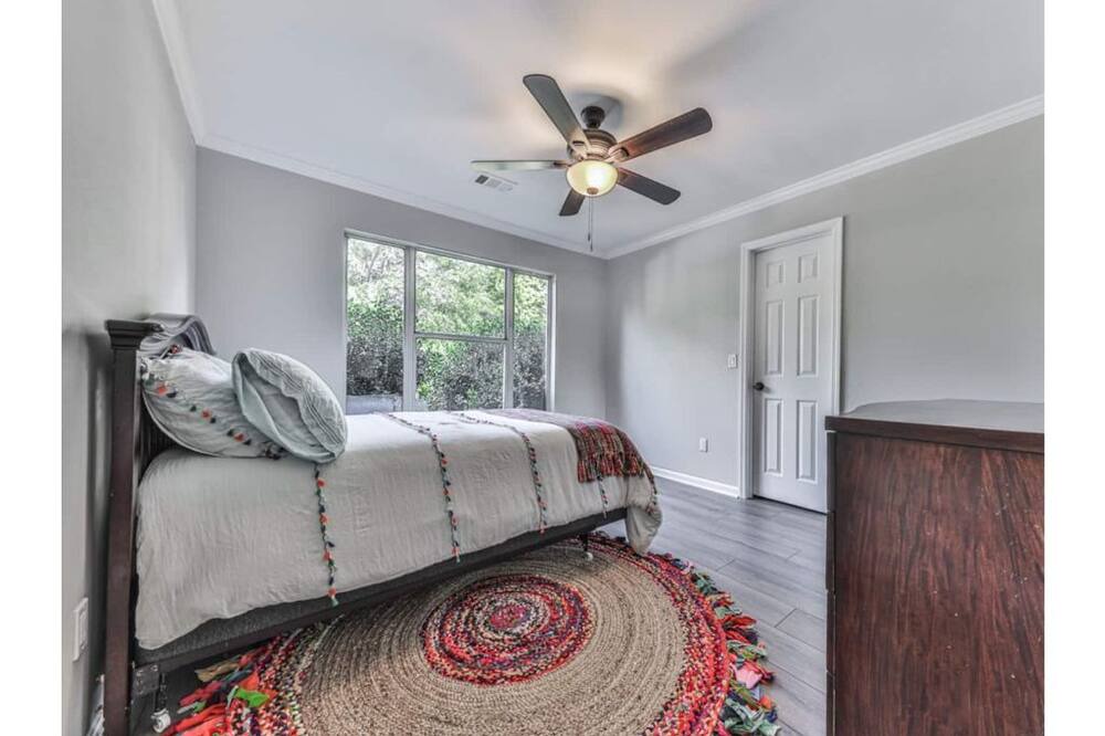 Photo of Bedroom in Kennesaw