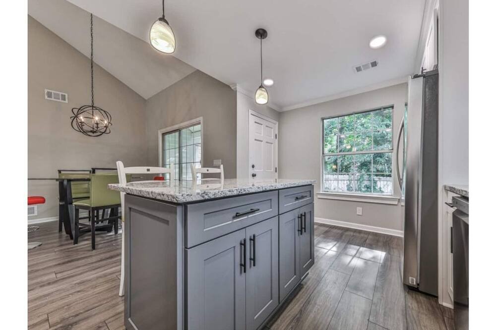 Photo of Bedroom in Kennesaw