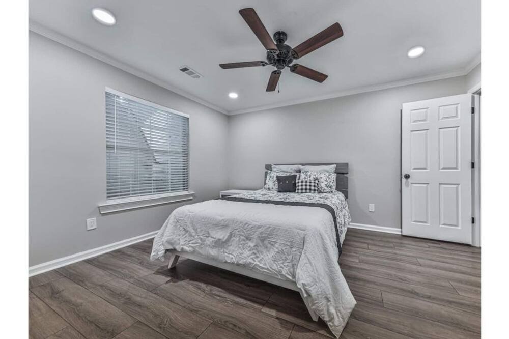 Photo of Bedroom in Kennesaw
