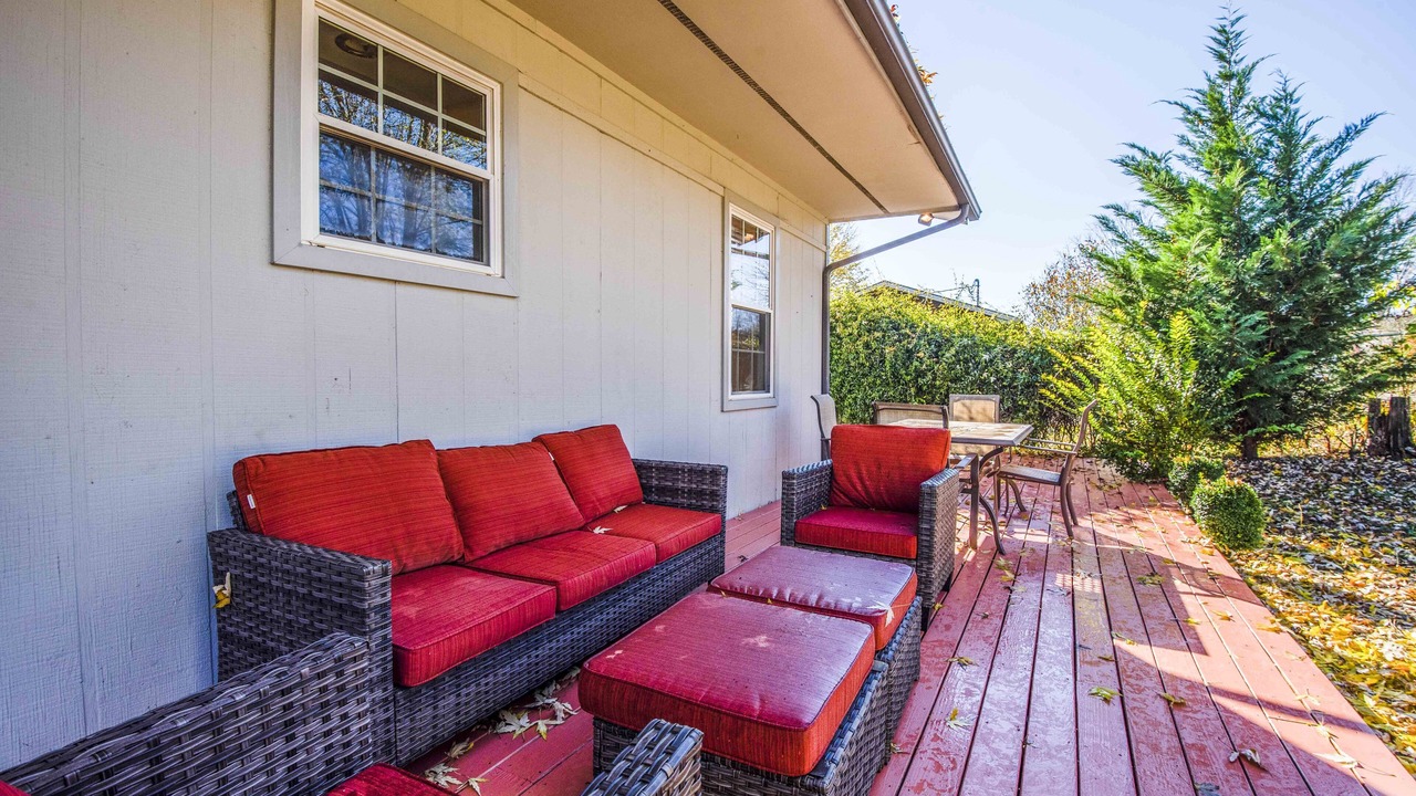 Photo of Patio Balcony in Kodak