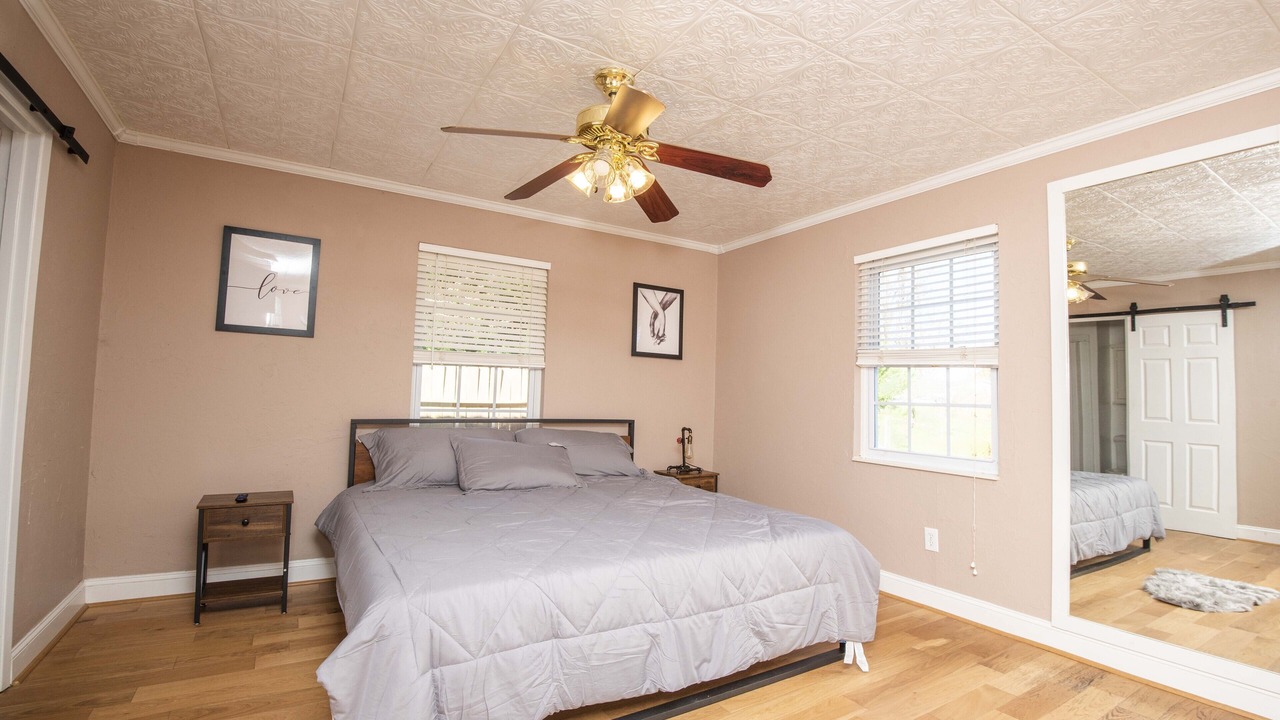 Photo of Bedroom in Kodak