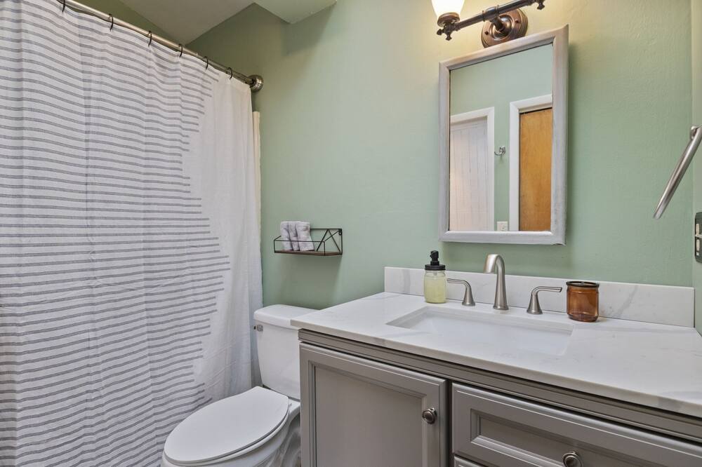 Photo of Bathroom in Cataloochee Ranch