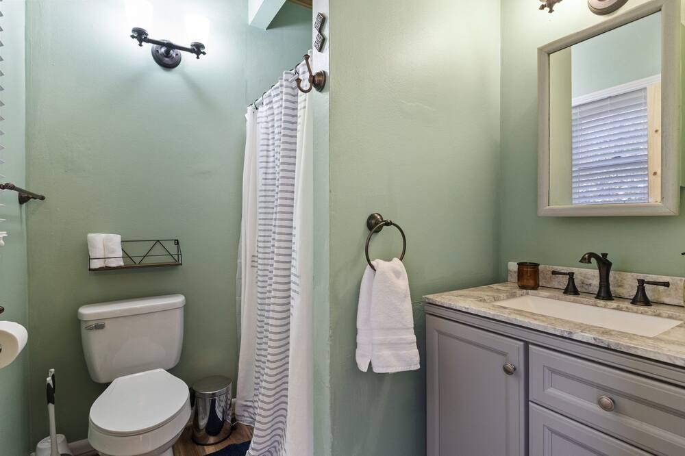 Photo of Bathroom in Cataloochee Ranch