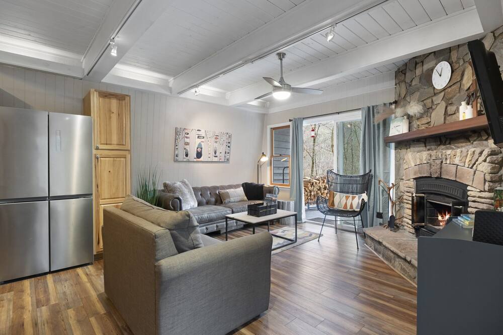 Photo of Bedroom in Cataloochee Ranch