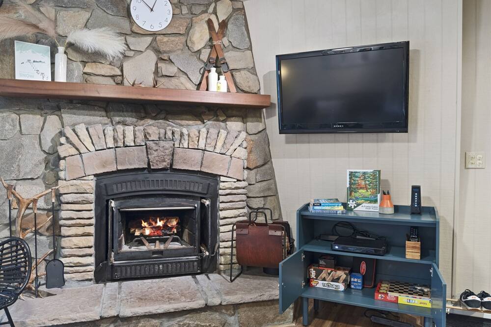 Photo of Livingroom in Cataloochee Ranch