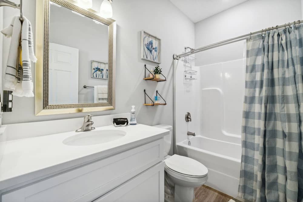 Photo of Bathroom in Laguna Beach