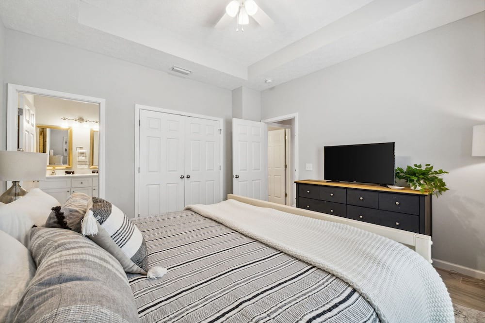 Photo of Bedroom in Laguna Beach