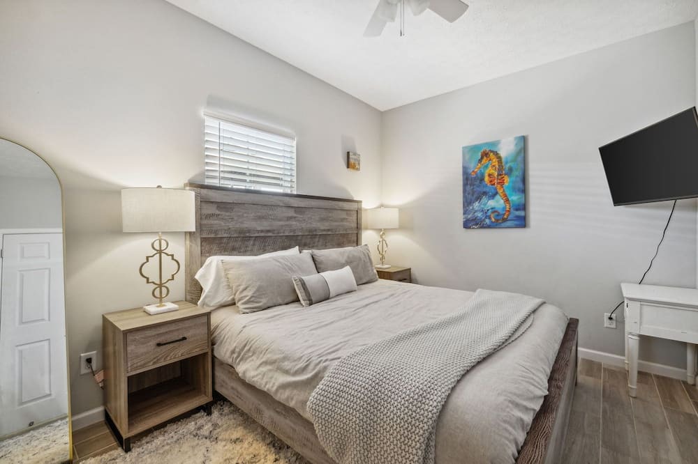 Photo of Bedroom in Laguna Beach