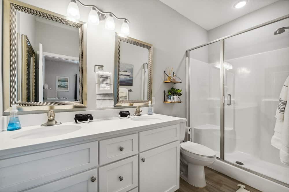 Photo of Bathroom in Laguna Beach