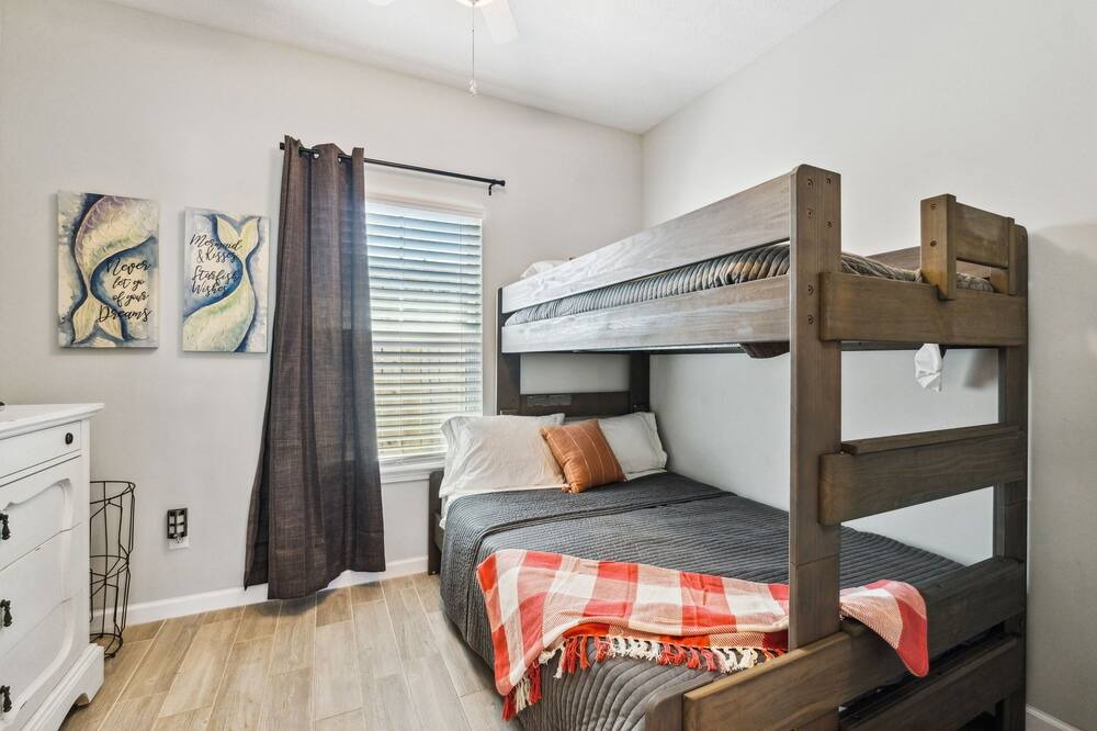 Photo of Bedroom in Laguna Beach