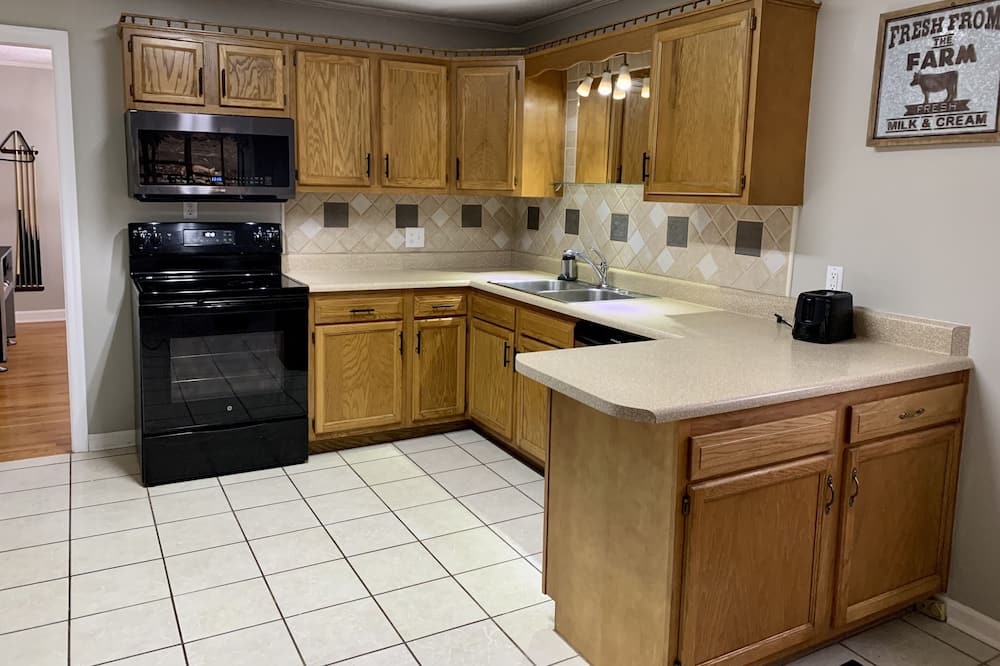 Photo of Kitchen in Guntersville