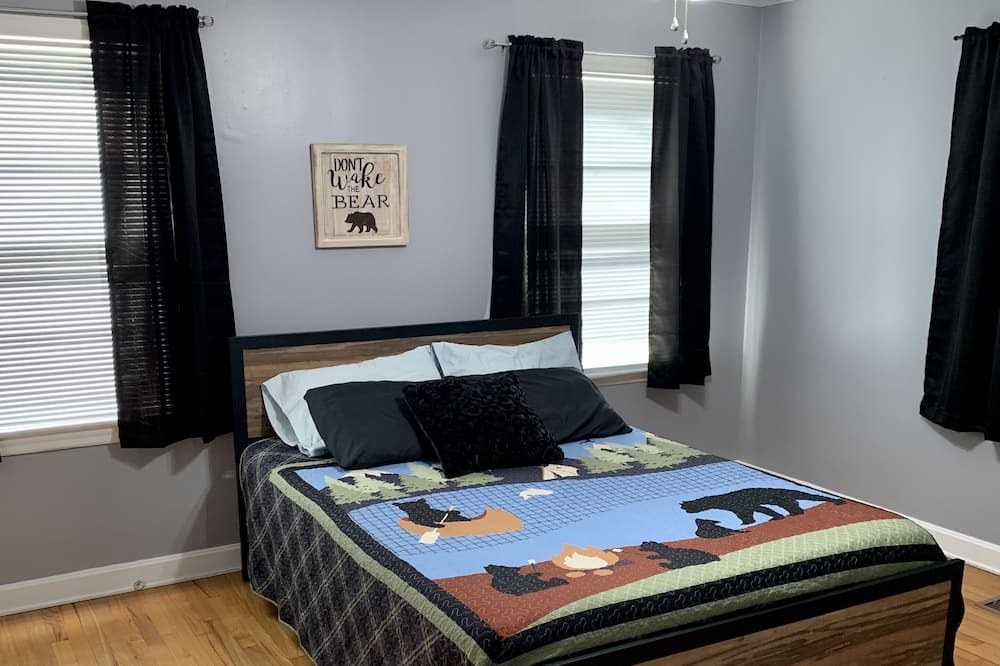 Photo of Bedroom in Guntersville