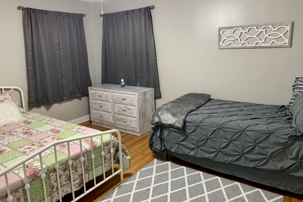 Photo of Bedroom in Guntersville