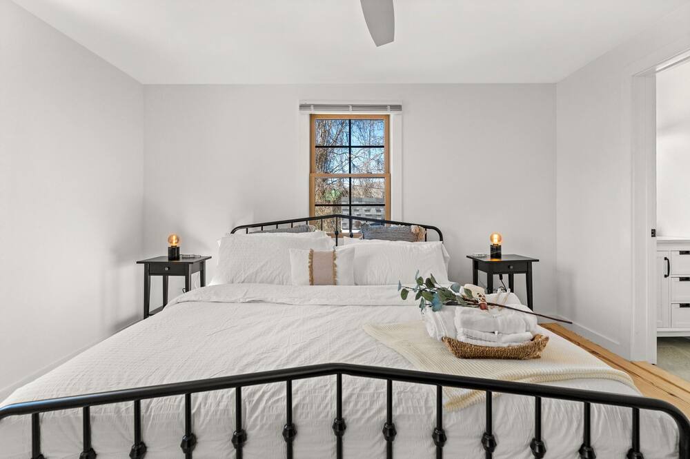 Photo of Bedroom in Marshall