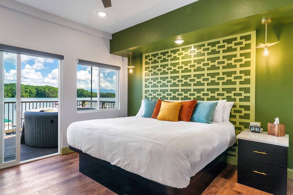 Photo of Bedroom in Dandridge