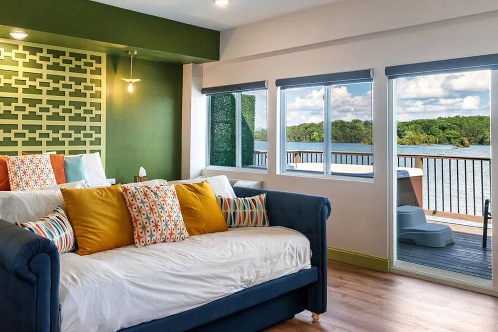 Photo of Bedroom in Dandridge