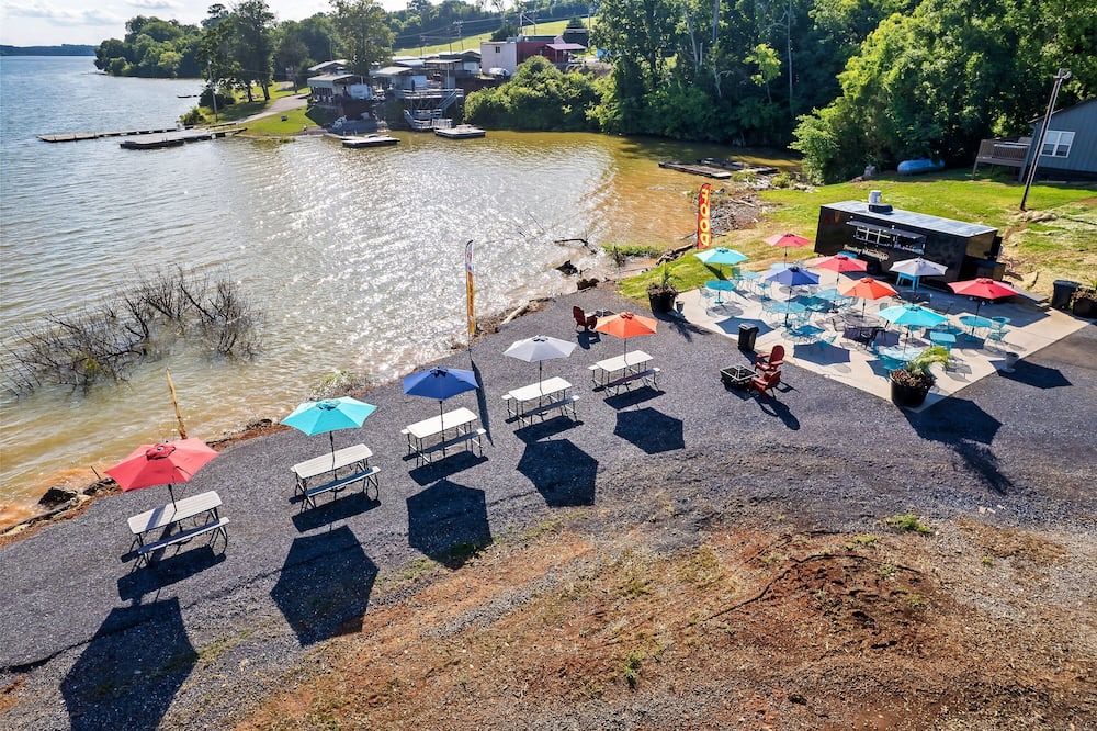 Photo of Others in Dandridge