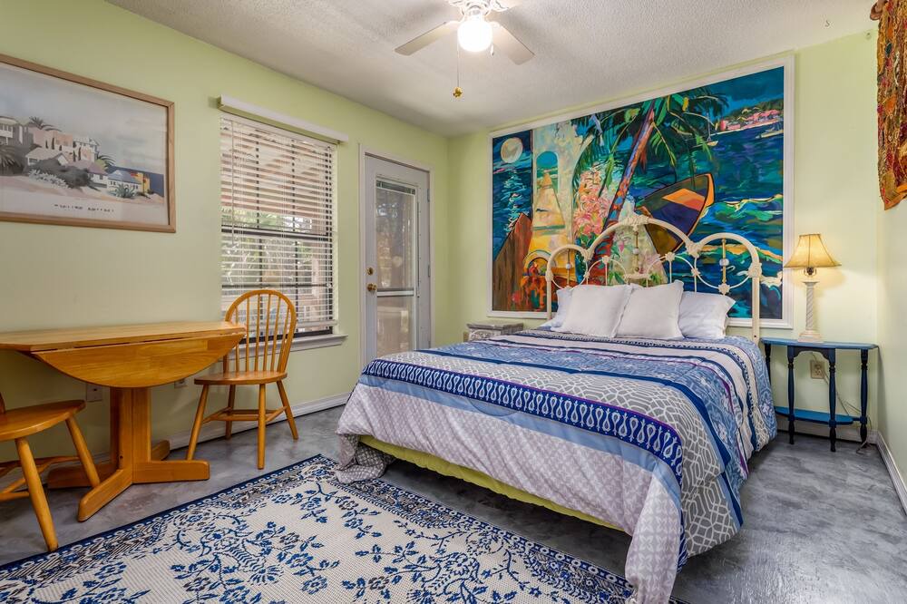 Photo of Bedroom in Dauphin Island