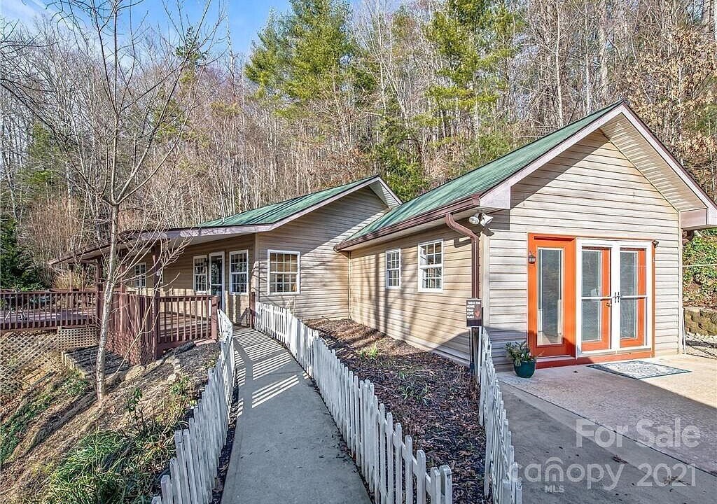 Photo of Outdoor in Maple Springs