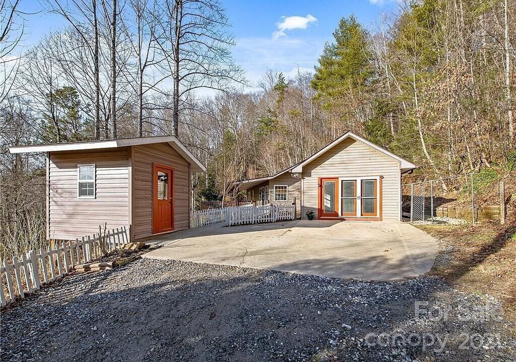 Photo of Outdoor in Maple Springs