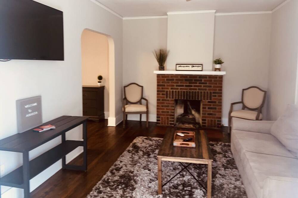 Photo of Livingroom in Augusta