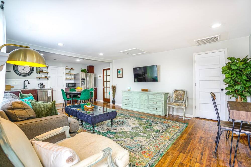 Photo of Livingroom in Laceys Spring