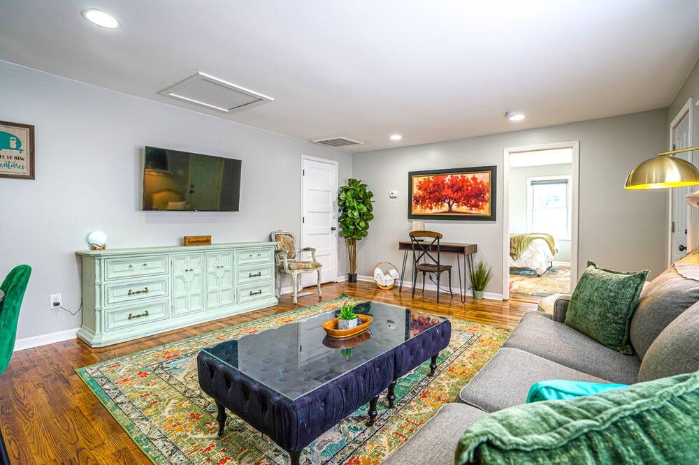 Photo of Livingroom in Laceys Spring