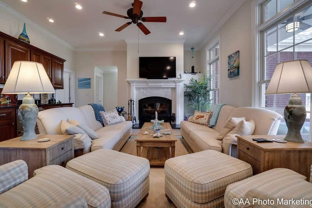 Photo of Livingroom in Kathleen