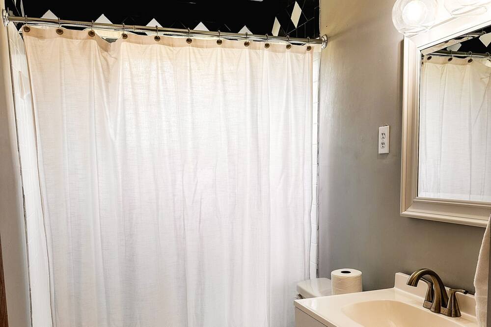 Photo of Bathroom in Midtown
