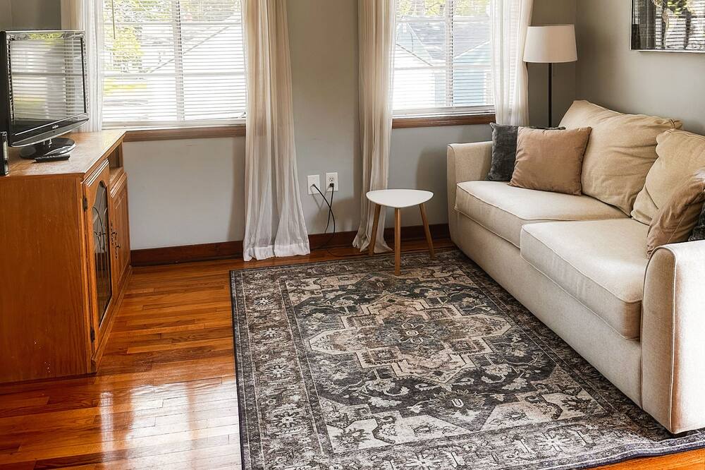 Photo of Livingroom in Midtown