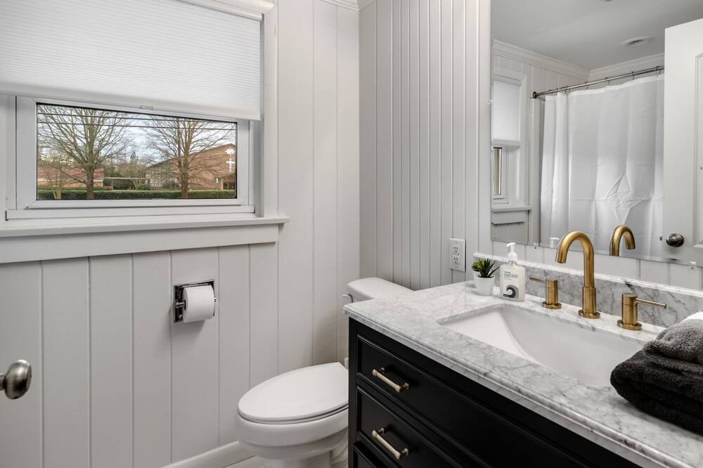 Photo of Bathroom in Moores Chapel