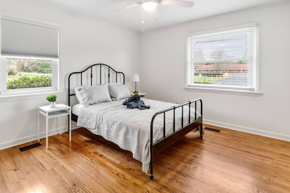 Photo of Bedroom in Moores Chapel