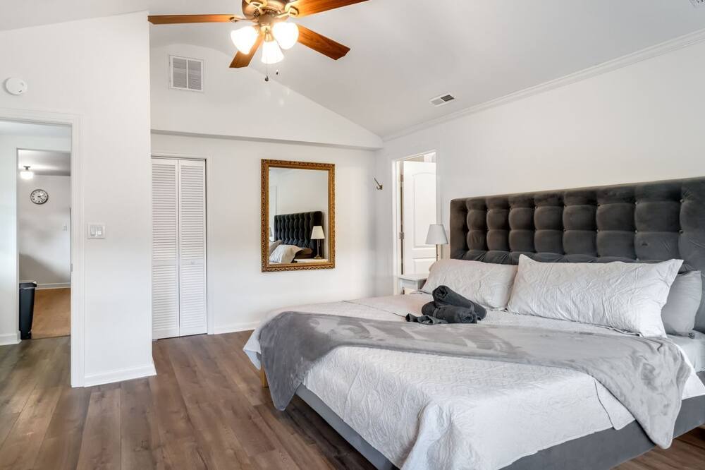 Photo of Bedroom in Moores Chapel