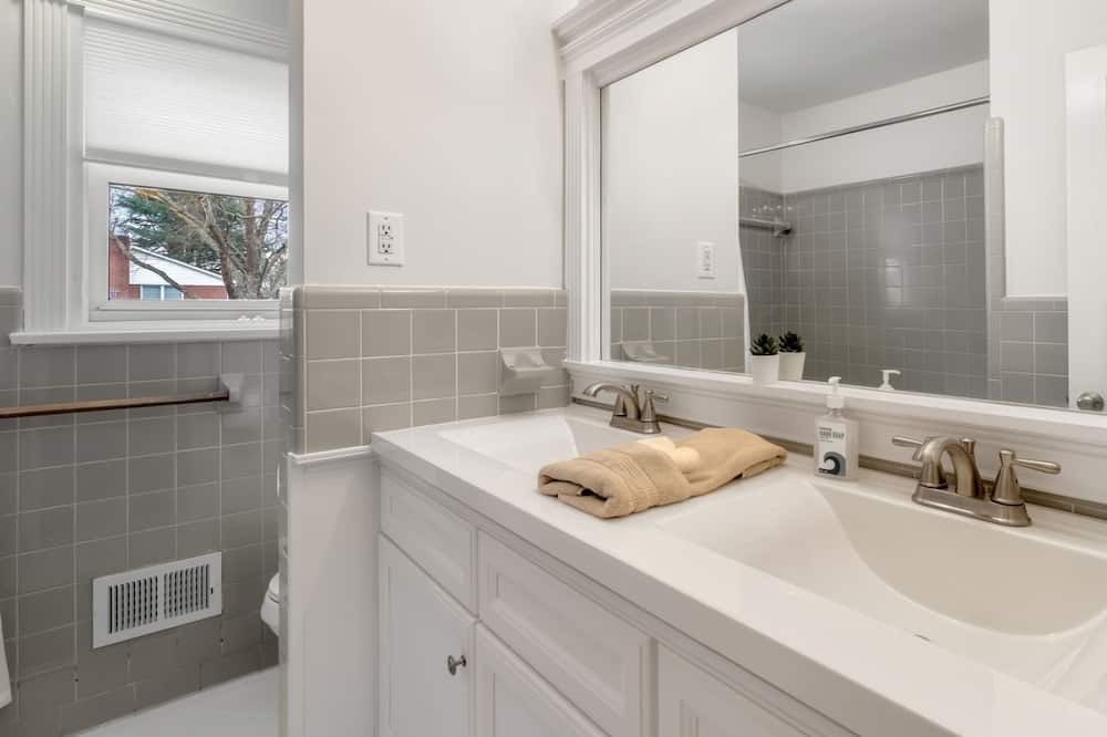 Photo of Bathroom in Moores Chapel