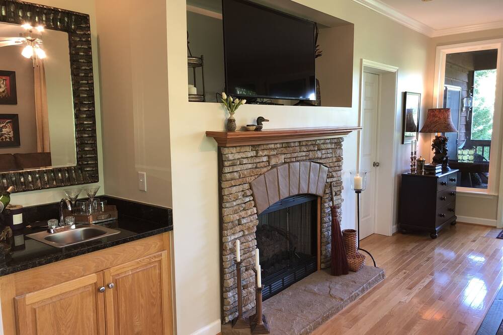 Photo of Bedroom in Lake Toxaway