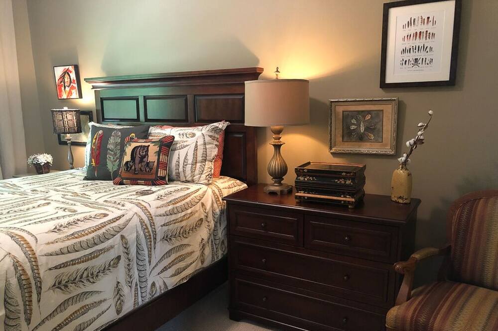 Photo of Bedroom in Lake Toxaway
