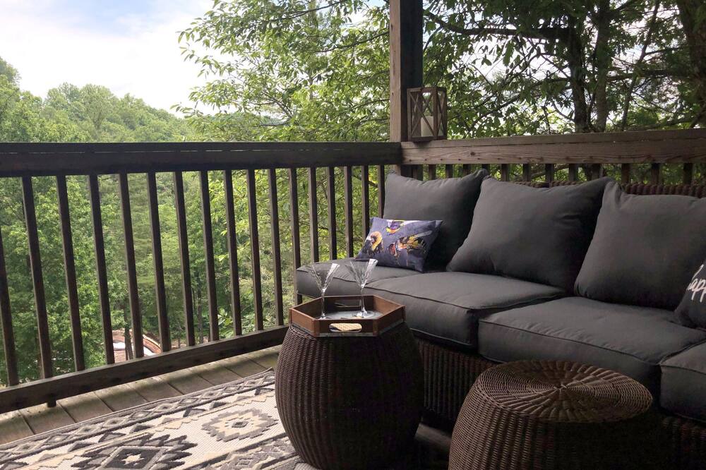 Photo of Patio Balcony in Lake Toxaway