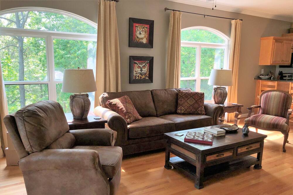 Photo of Livingroom in Lake Toxaway