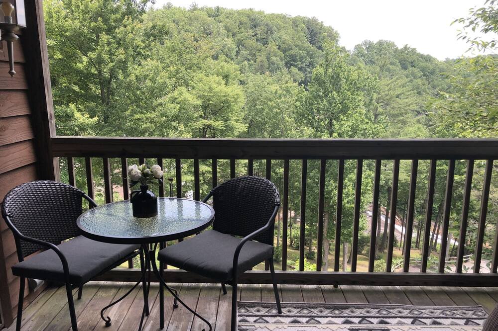 Photo of Patio Balcony in Lake Toxaway
