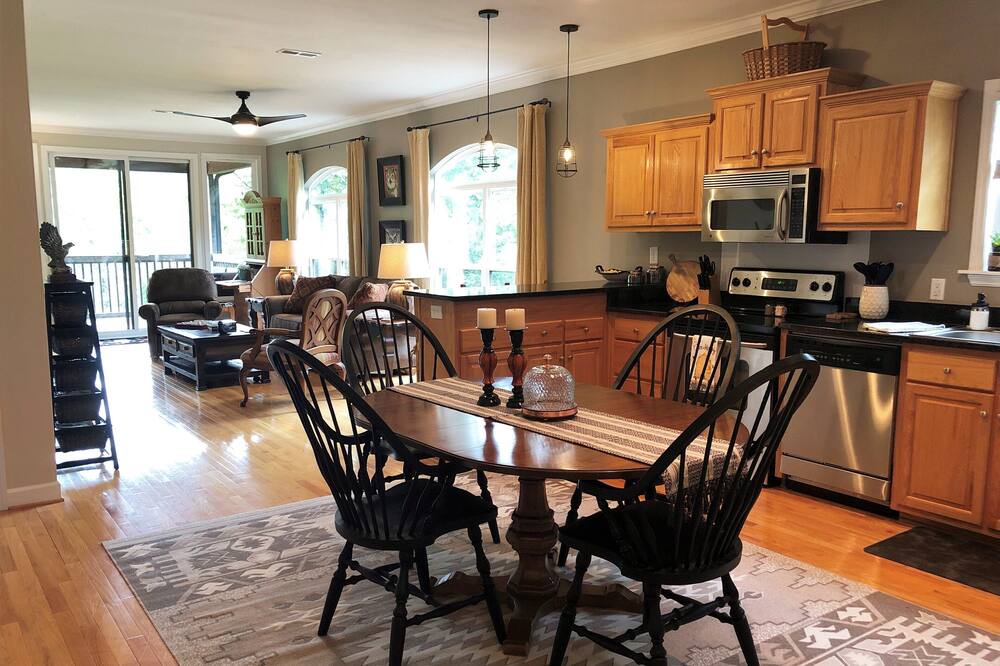 Photo of Kitchen in Lake Toxaway