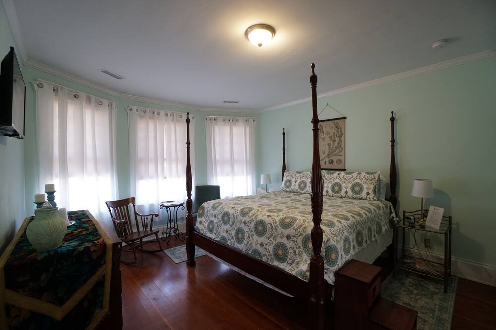 Photo of Bedroom in Conover