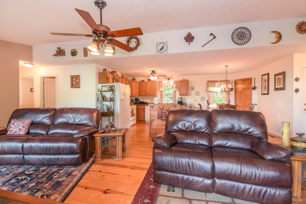 Photo of Livingroom in Settlers Ridge